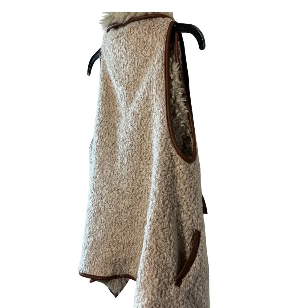 Love Tree Faux Fur & Sherpa Reversible Vest – Medium – NWT - Picture 3 of 7